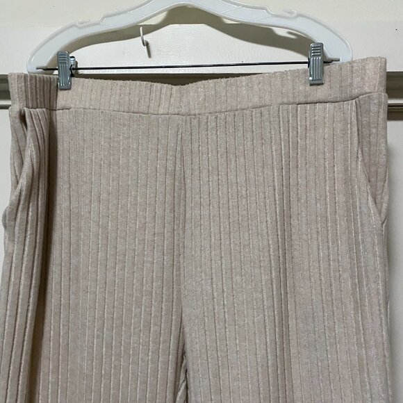Super soft & comfy beige, lined material, pajamas or lounging set, size 2X - Picture 10 of 12